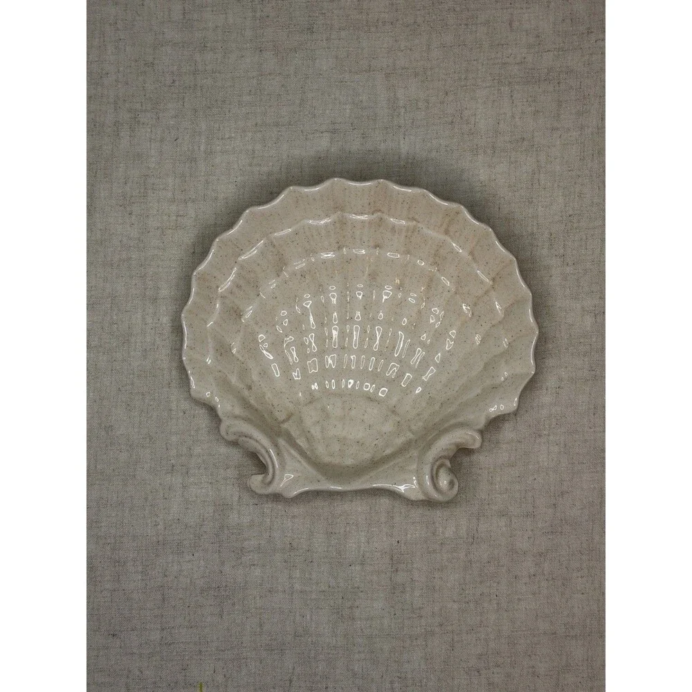 Vintage 1970s Byron Mold Ceramic Clamshell Bowl Seashell Coastal Cottage Decor